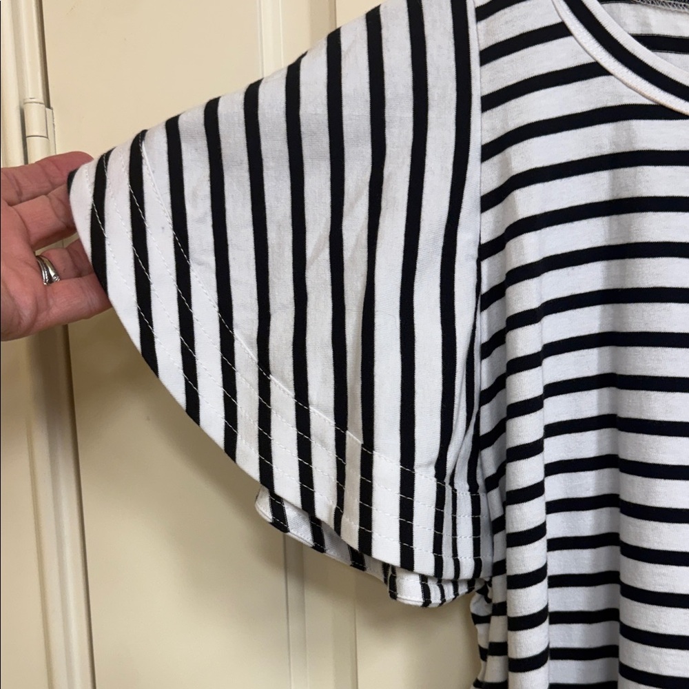 ALC Black and White Striped Women's Top - Picture 3 of 8